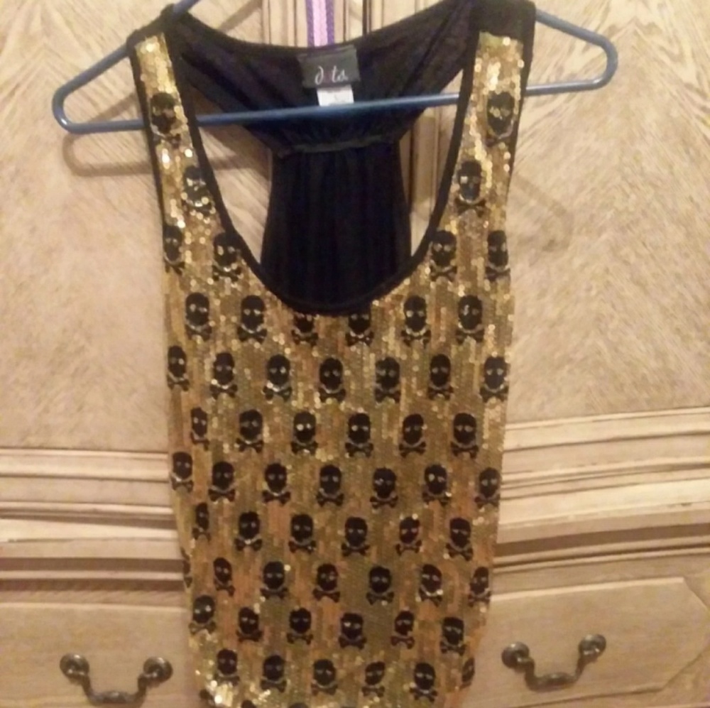 Large skull tank top